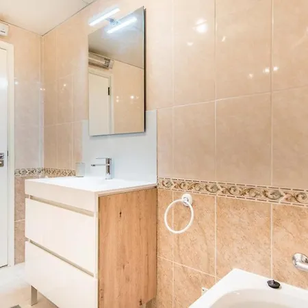 Holidays Near The Strip البوفيرا