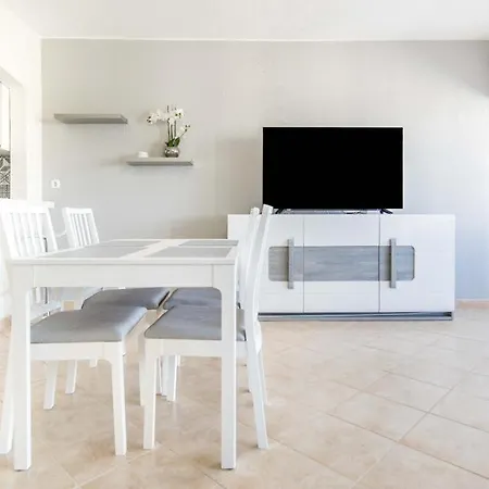 Apartment Holidays Near The Strip *