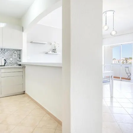 Apartment Holidays Near The Strip Albufeira