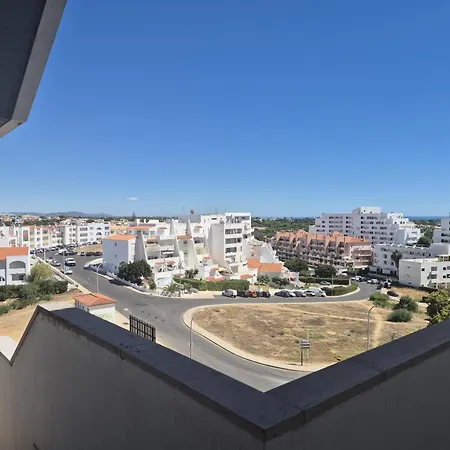 Apartamento Holidays Near The Strip Albufeira