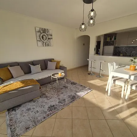 Holidays Near The Strip Apartamento Albufeira