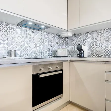 Apartment Holidays Near The Strip