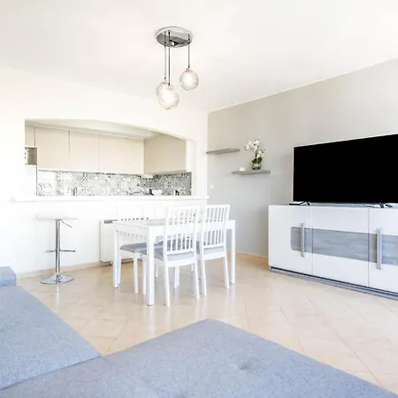Apartment Holidays Near The Strip